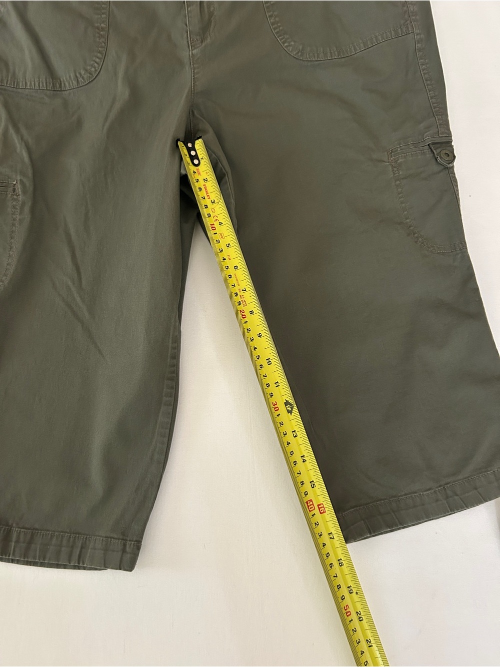 Gloria Vanderbilt Olive Green Cargo Bermuda Shorts - Picture 2 of 5